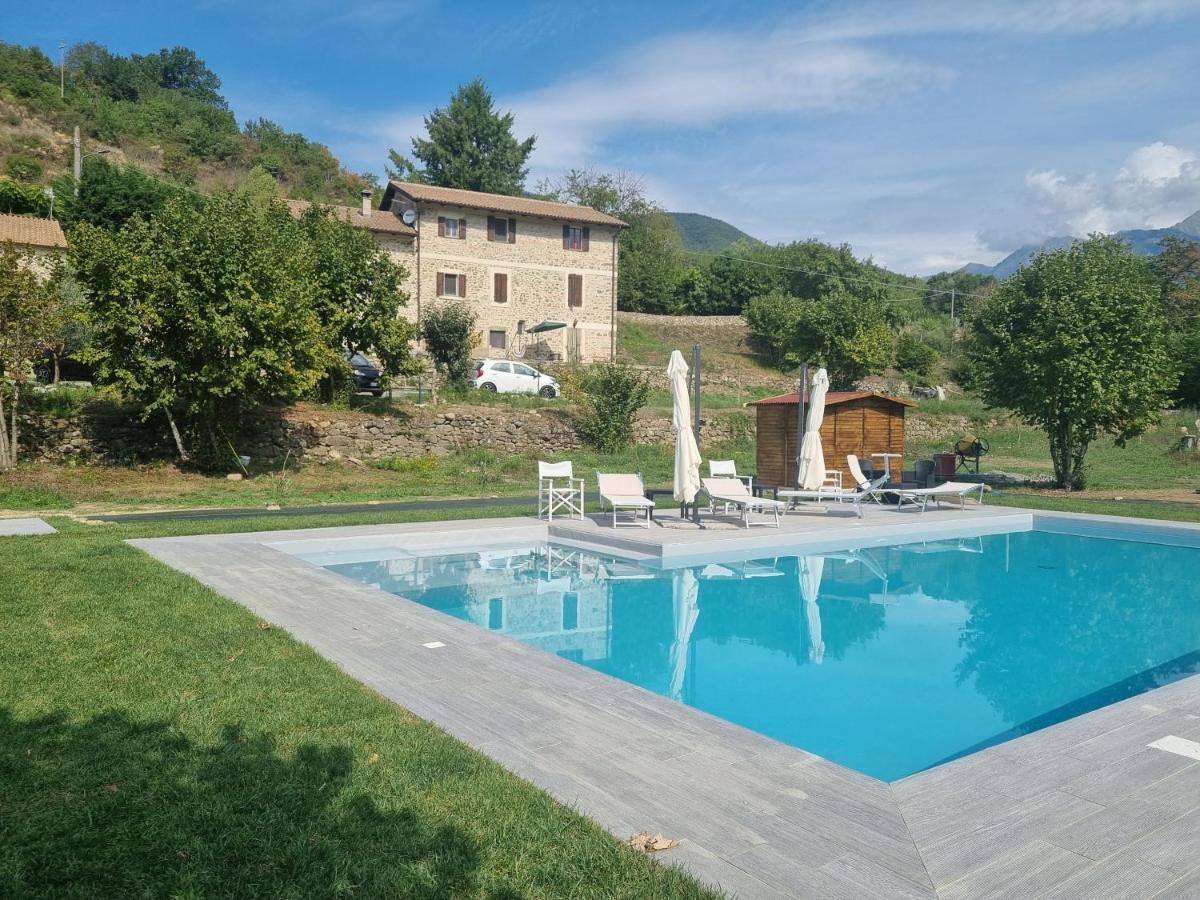 Agriturismo La Cascina Dei Chicchi Bagnone Exterior photo